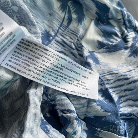 Hollister Hawaiian Pattern Crop top - Picture 4 of 4